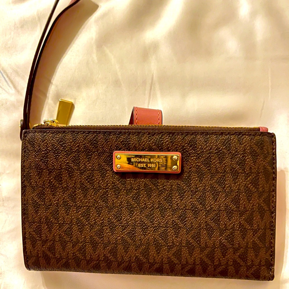 Michael Kors wristlet